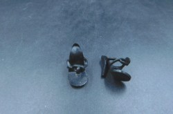 8 in black heel